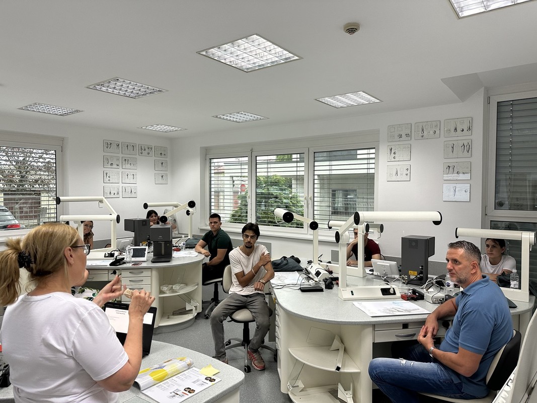 Summer dental school - za mlade tehnike in učence zadnjega letnika
